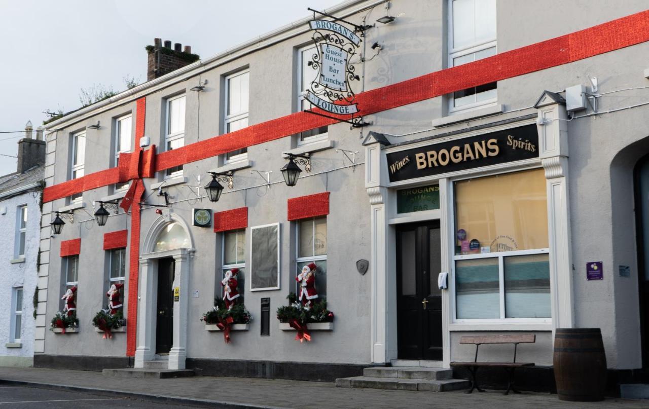 Brogans Bar & Hotel Trim Exterior photo